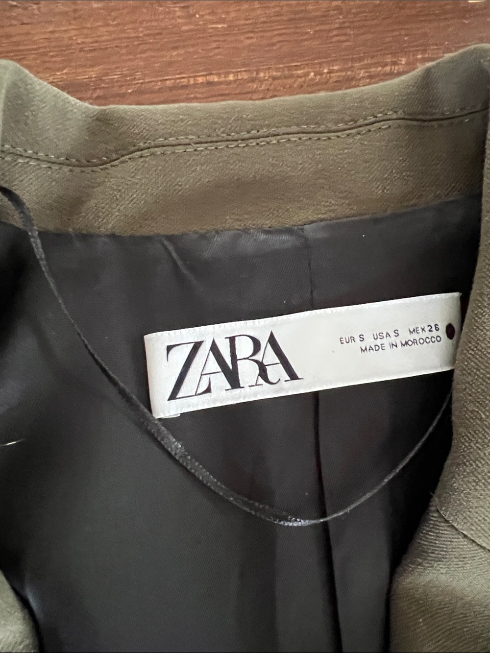 Zara Olive Green Double-Breasted Blazer with Gold Buttons - Picture 3 of 6